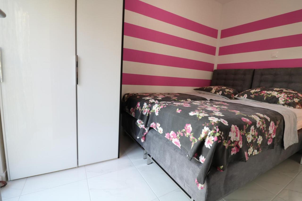 Sneky Apartment Pula Ngoại thất bức ảnh