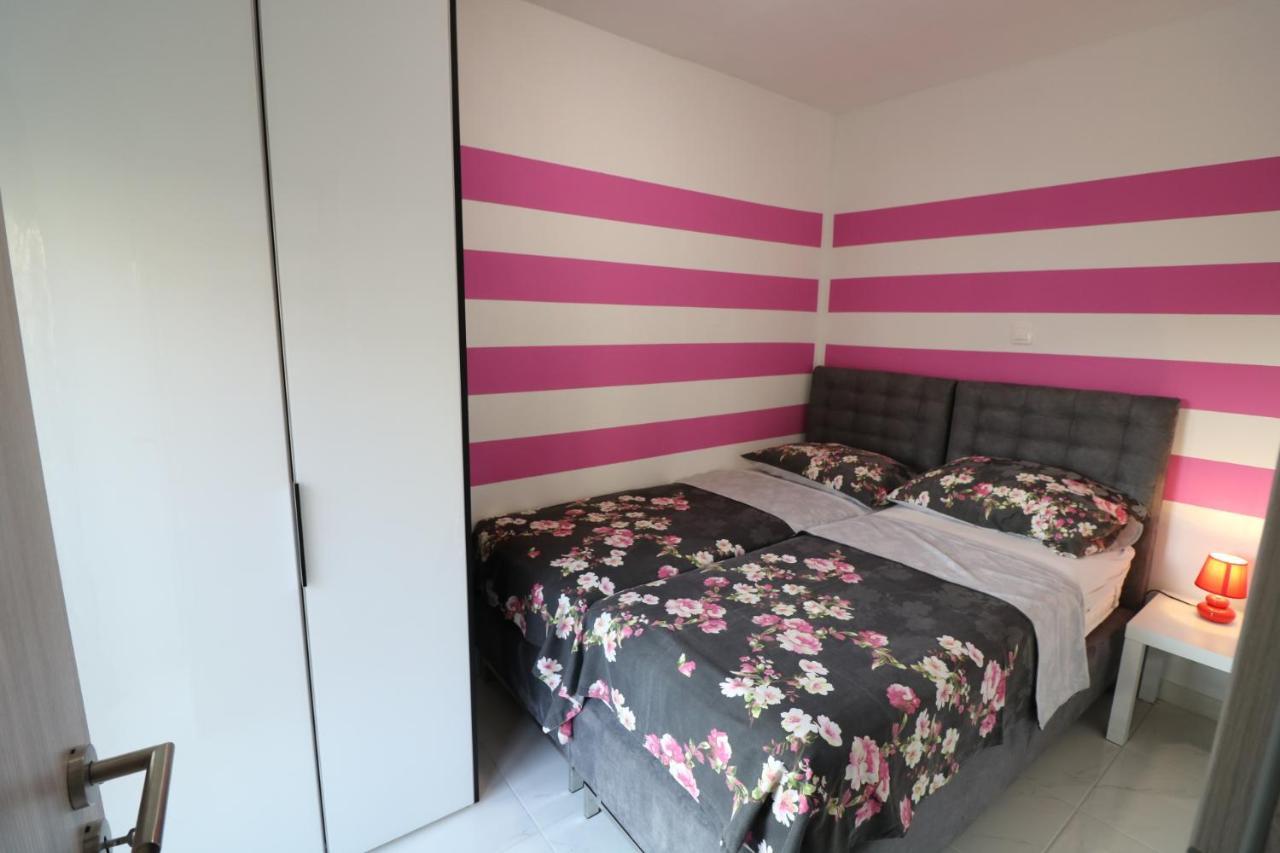 Sneky Apartment Pula Ngoại thất bức ảnh